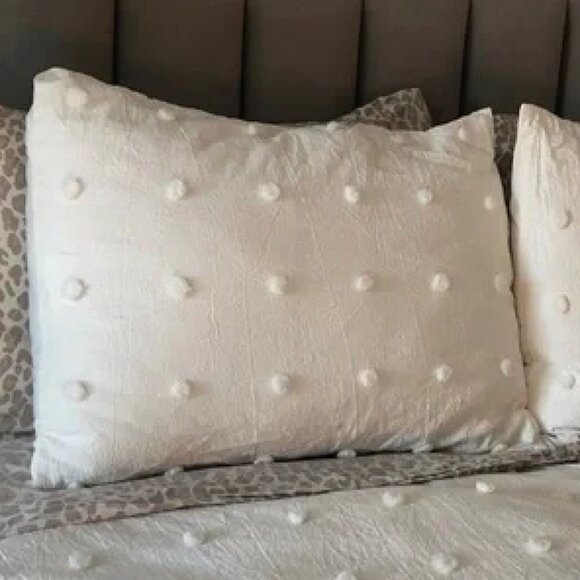 Pottery Barn Teen Tufted Dot Standard Sham Ivory NEW - Picture 1 of 5